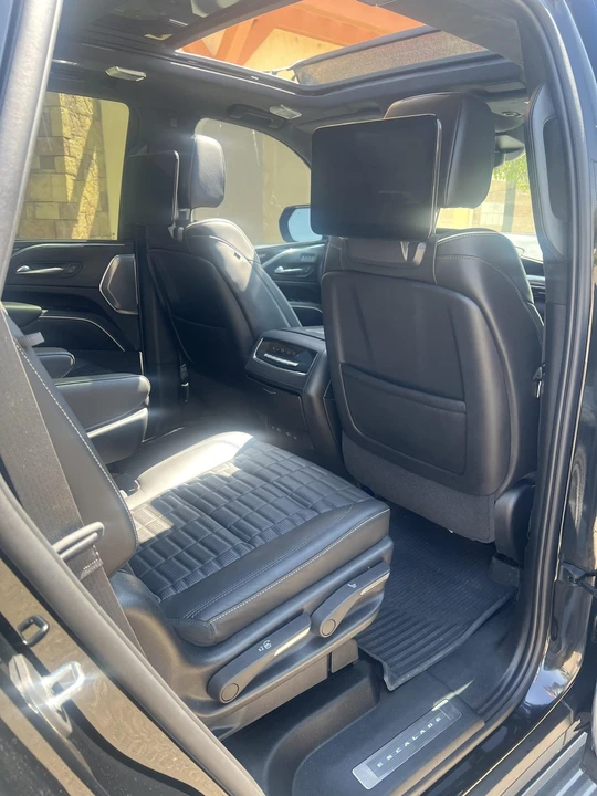 2023 Cadillac Escalade-V 5th Gen - Image 25 of 31