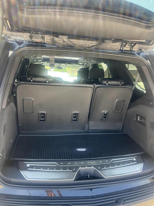 2023 Cadillac Escalade-V 5th Gen - Image 29 of 31