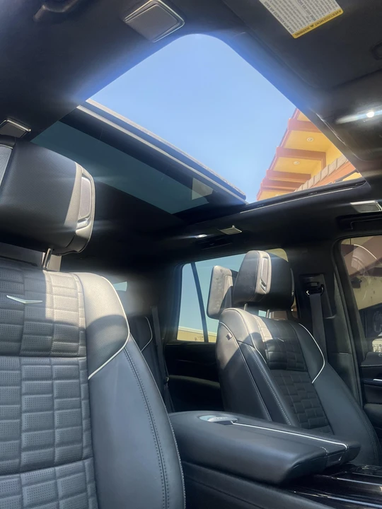 2023 Cadillac Escalade-V 5th Gen - Image 27 of 31