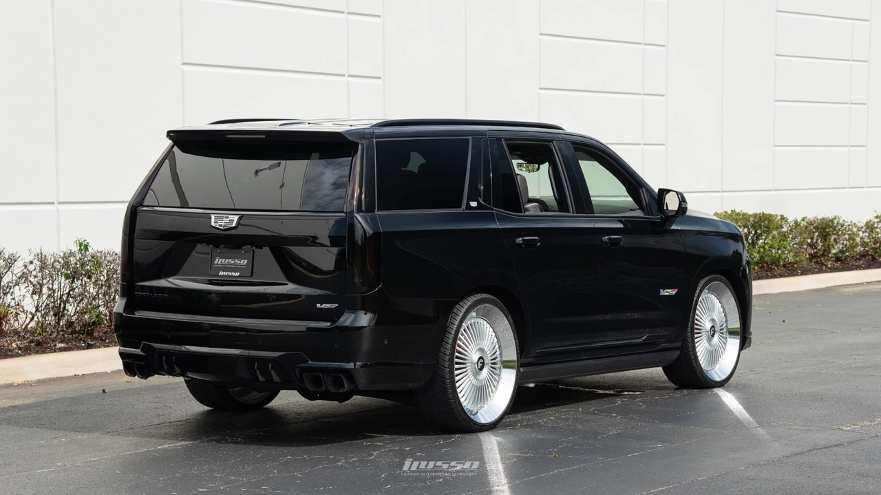 2023 Cadillac Escalade-V 5th Gen - Image 10 of 12