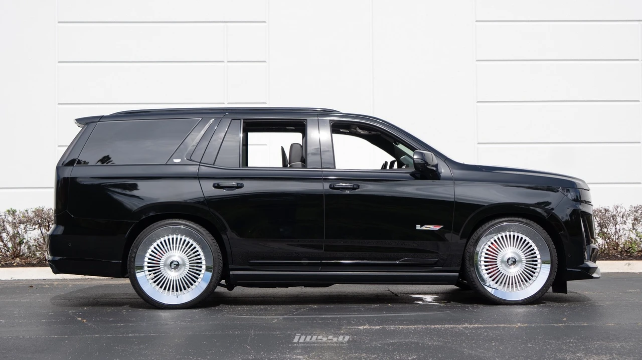 2023 Cadillac Escalade-V 5th Gen - Image 9 of 12