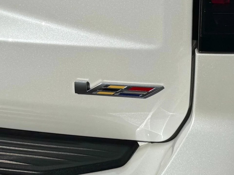 2023 Cadillac Escalade-V 5th Gen - Image 19 of 21