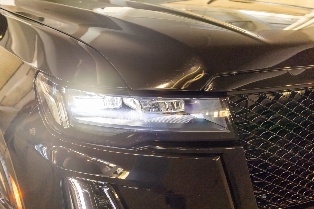 2023 Cadillac Escalade-V 5th Gen - Image 10 of 31