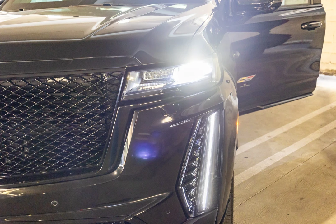 2023 Cadillac Escalade-V 5th Gen - Image 12 of 31