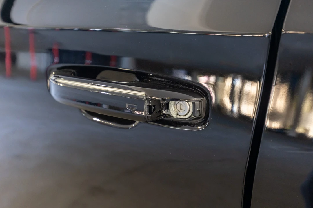 2023 Cadillac Escalade-V 5th Gen - Image 14 of 31