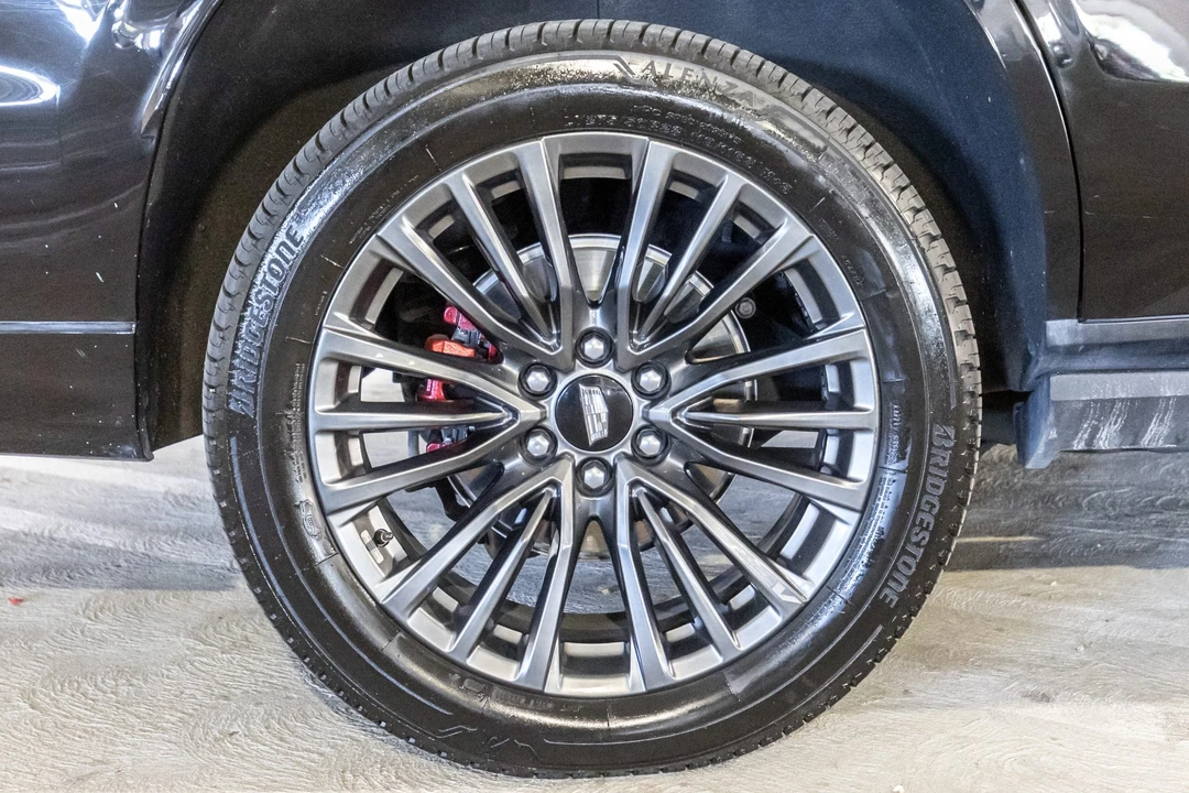 2023 Cadillac Escalade-V 5th Gen - Image 27 of 31