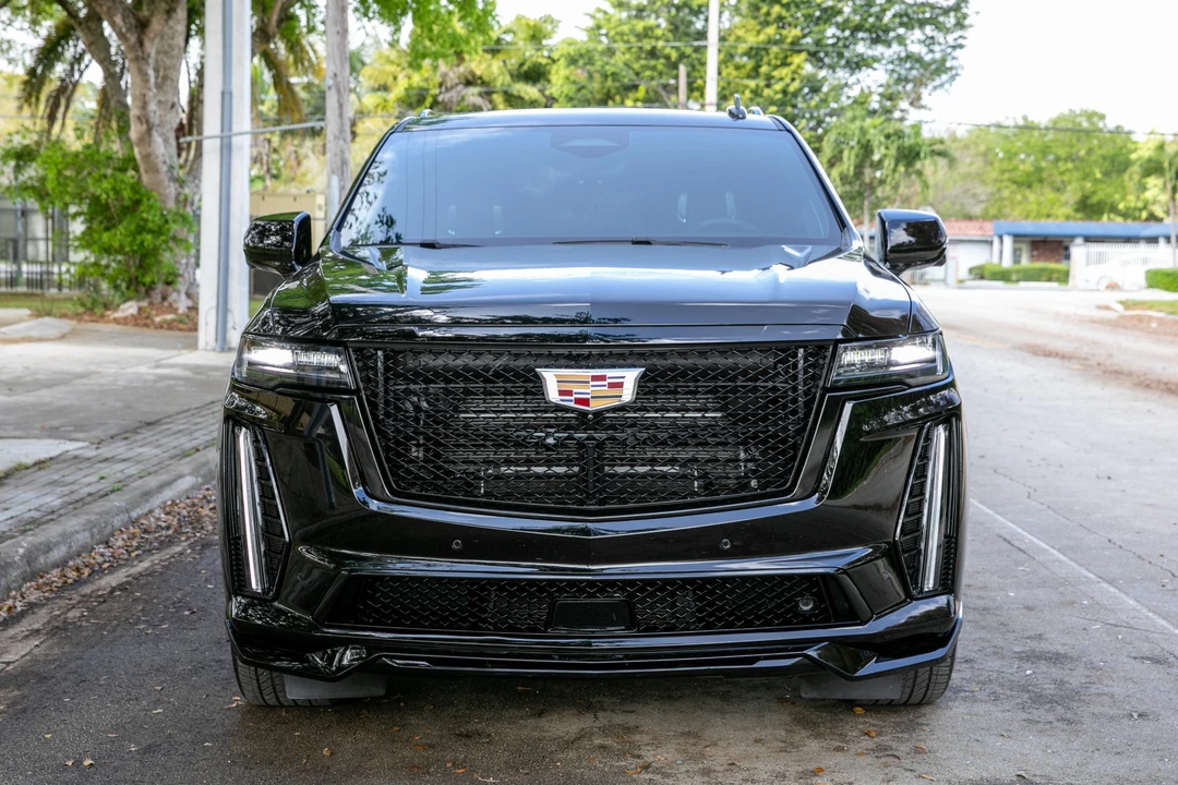 2023 Cadillac Escalade-V 5th Gen - Image 10 of 31