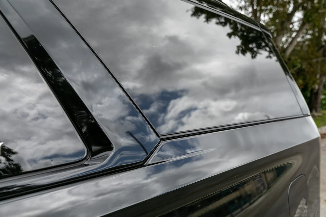 2023 Cadillac Escalade-V 5th Gen - Image 19 of 31