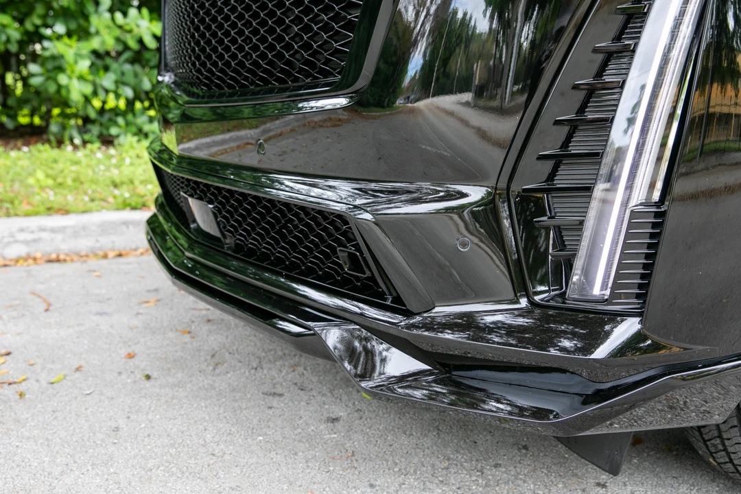 2023 Cadillac Escalade-V 5th Gen - Image 15 of 31