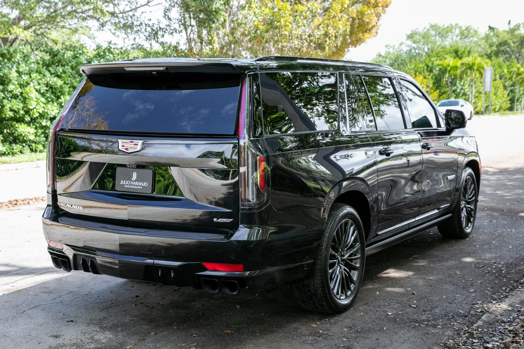 2023 Cadillac Escalade-V 5th Gen - Image 6 of 31