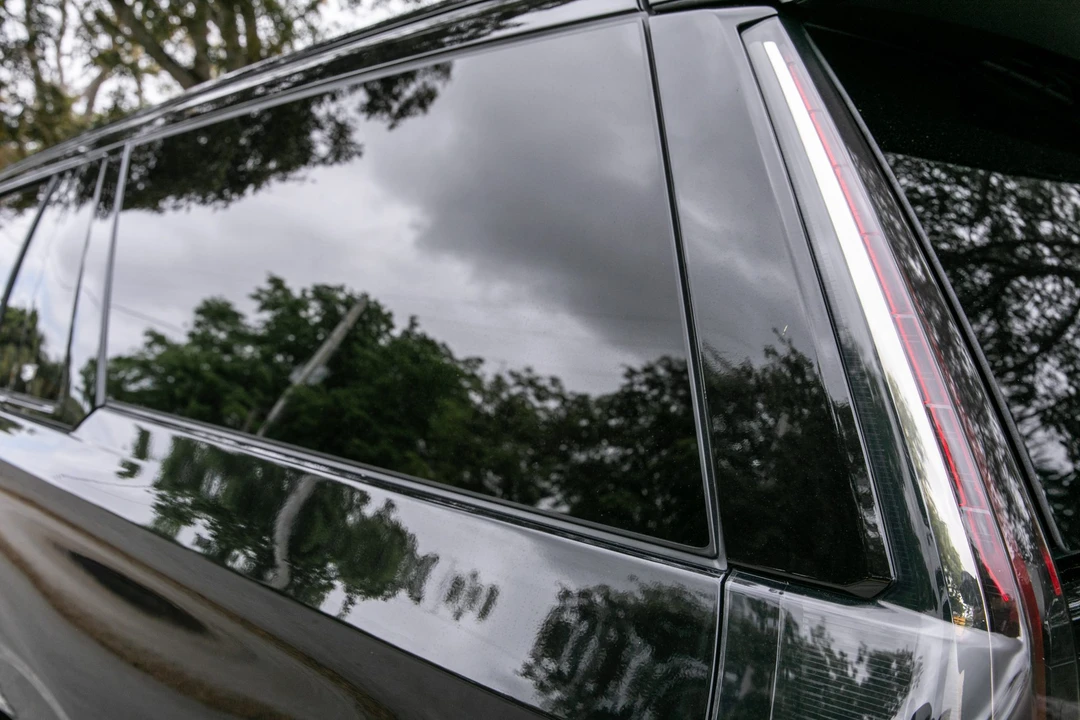 2023 Cadillac Escalade-V 5th Gen - Image 18 of 31
