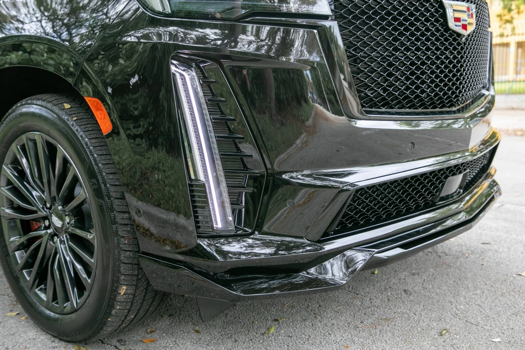 2023 Cadillac Escalade-V 5th Gen - Image 11 of 31