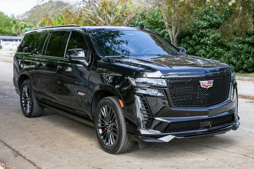 2023 Cadillac Escalade-V 5th Gen - Image 4 of 31
