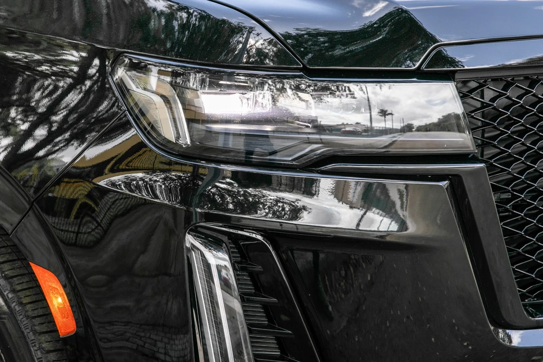 2023 Cadillac Escalade-V 5th Gen - Image 12 of 31
