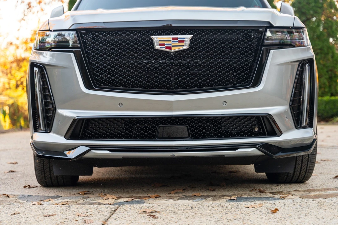 2023 Cadillac Escalade-V 5th Gen - Image 12 of 31