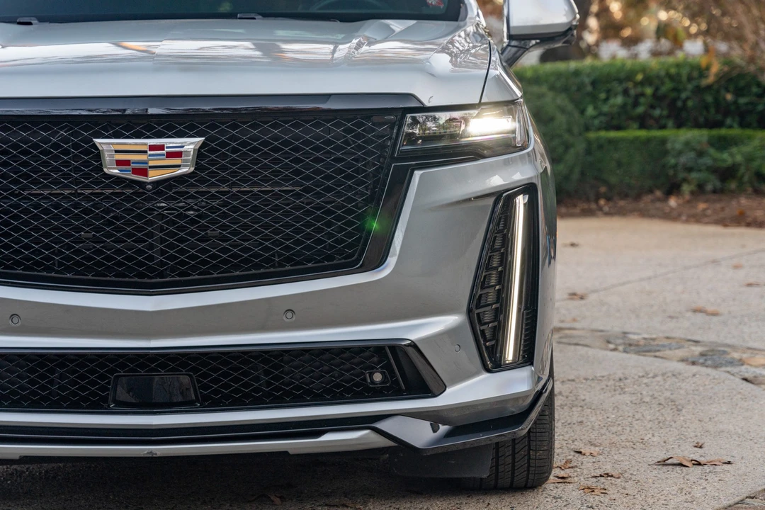 2023 Cadillac Escalade-V 5th Gen - Image 14 of 31
