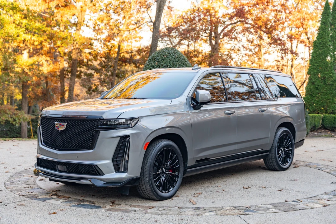 2023 Cadillac Escalade-V 5th Gen - Image 2 of 31