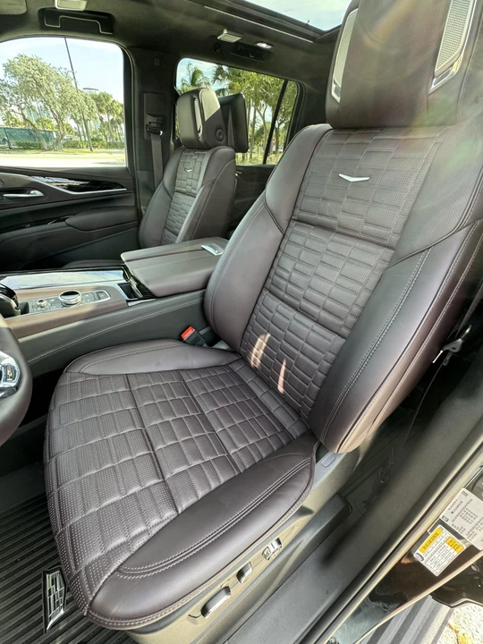 2023 Cadillac Escalade-V 5th Gen - Image 26 of 31