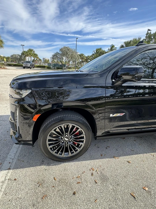 2023 Cadillac Escalade-V 5th Gen - Image 16 of 31