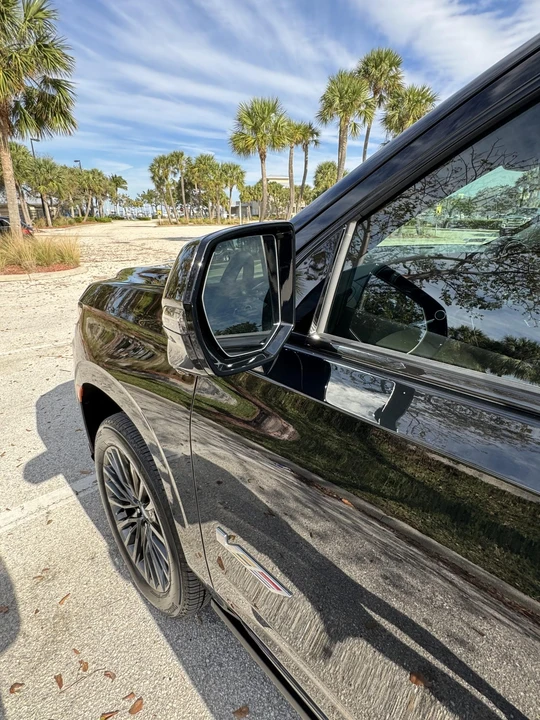 2023 Cadillac Escalade-V 5th Gen - Image 17 of 31