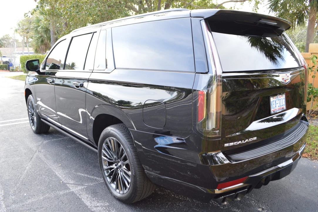 2023 Cadillac Escalade-V 5th Gen - Image 8 of 31