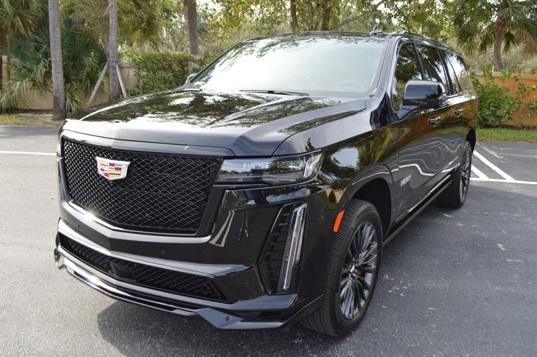 2023 Cadillac Escalade-V 5th Gen - Image 2 of 31