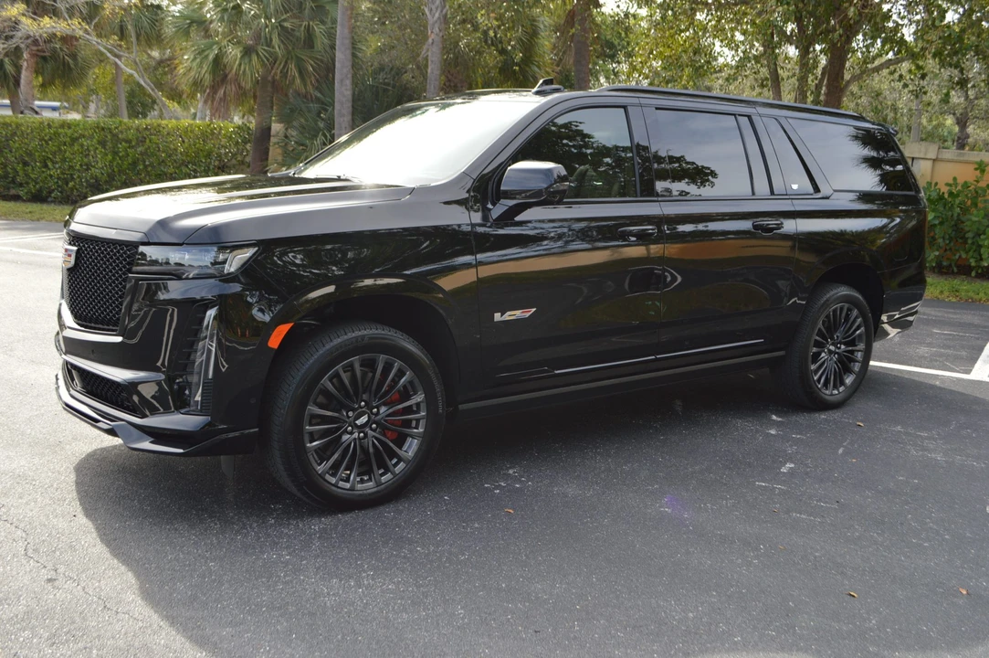 2023 Cadillac Escalade-V 5th Gen - Image 5 of 31