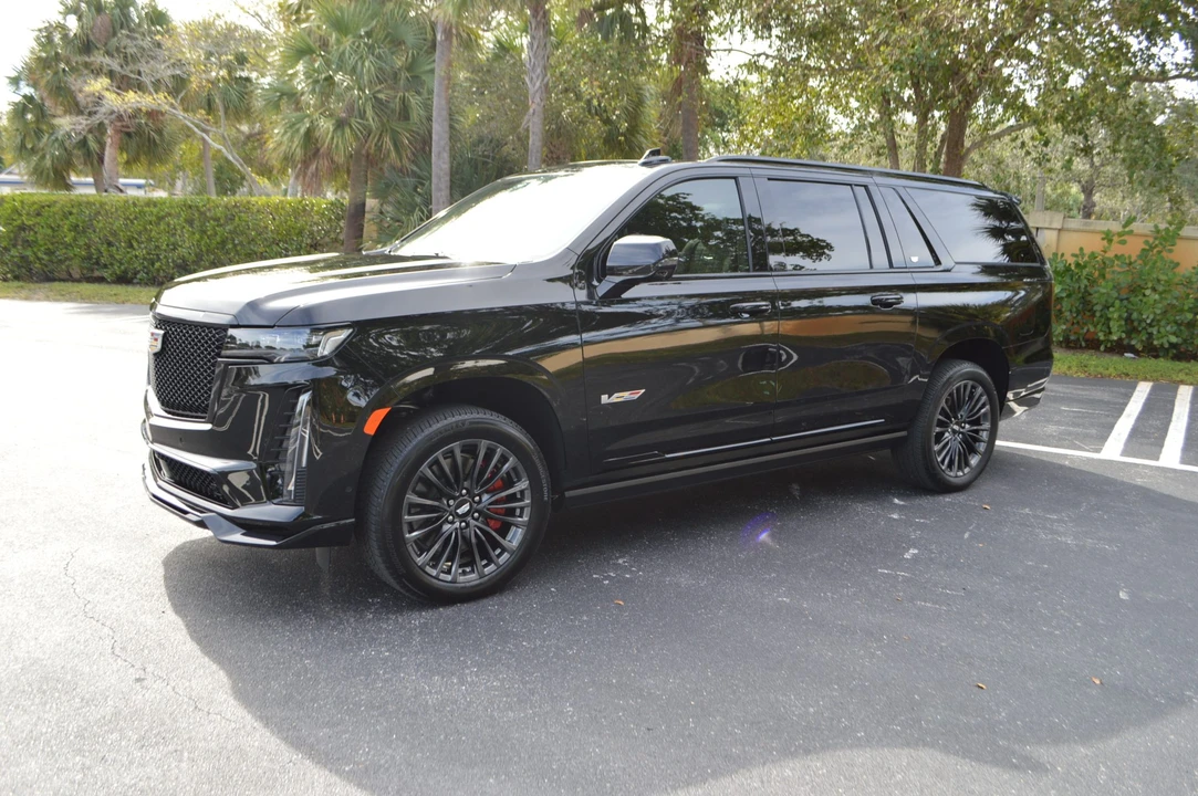 2023 Cadillac Escalade-V 5th Gen - Image 4 of 31