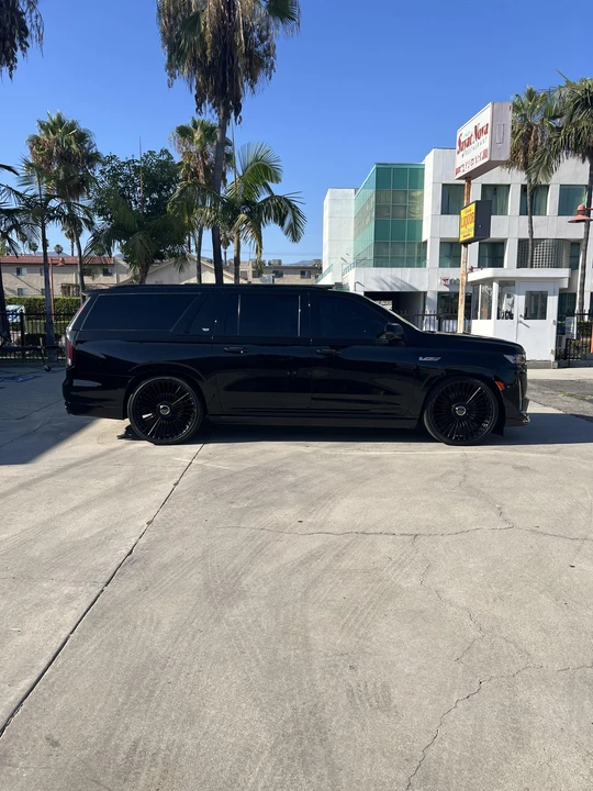 2023 Cadillac Escalade-V 5th Gen - Image 7 of 31