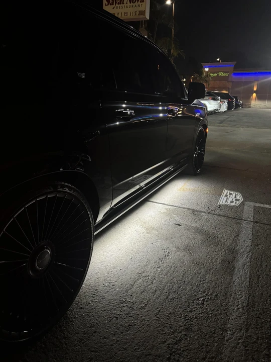 2023 Cadillac Escalade-V 5th Gen - Image 27 of 31