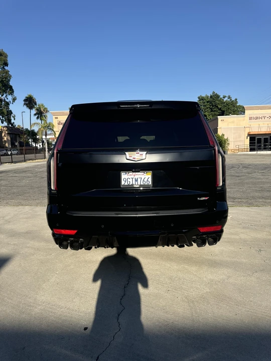2023 Cadillac Escalade-V 5th Gen - Image 11 of 31