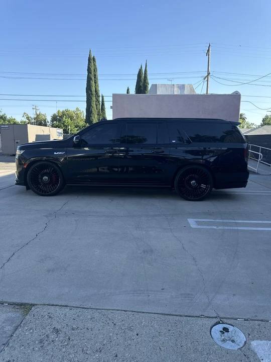 2023 Cadillac Escalade-V 5th Gen - Image 18 of 31