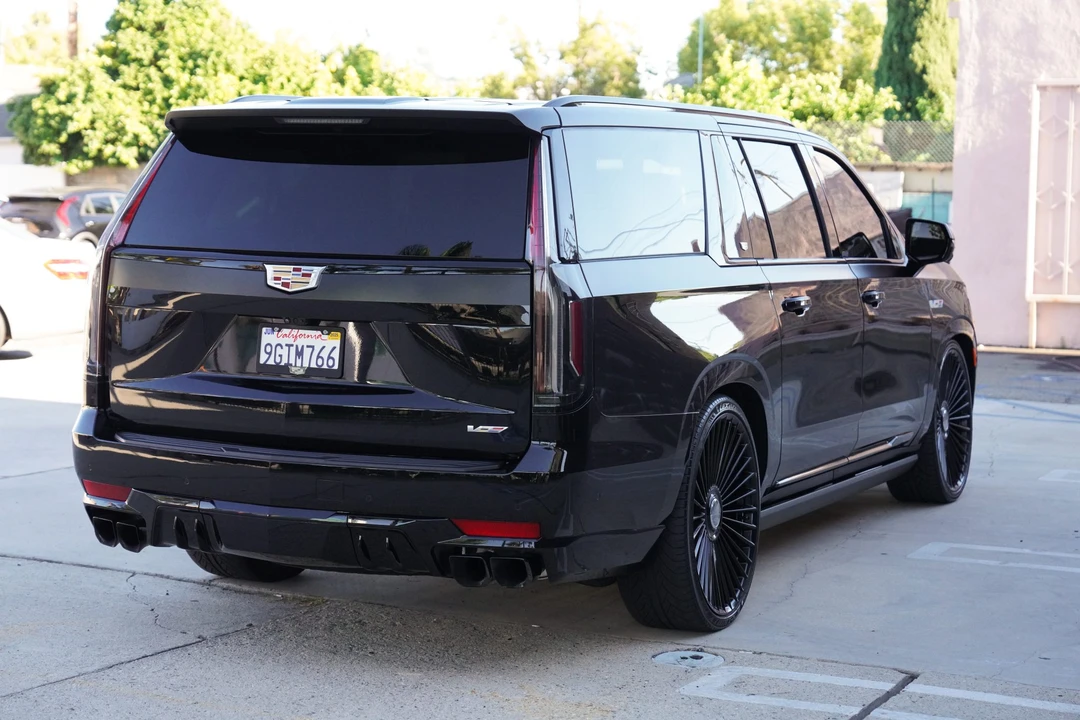 2023 Cadillac Escalade-V 5th Gen - Image 9 of 31