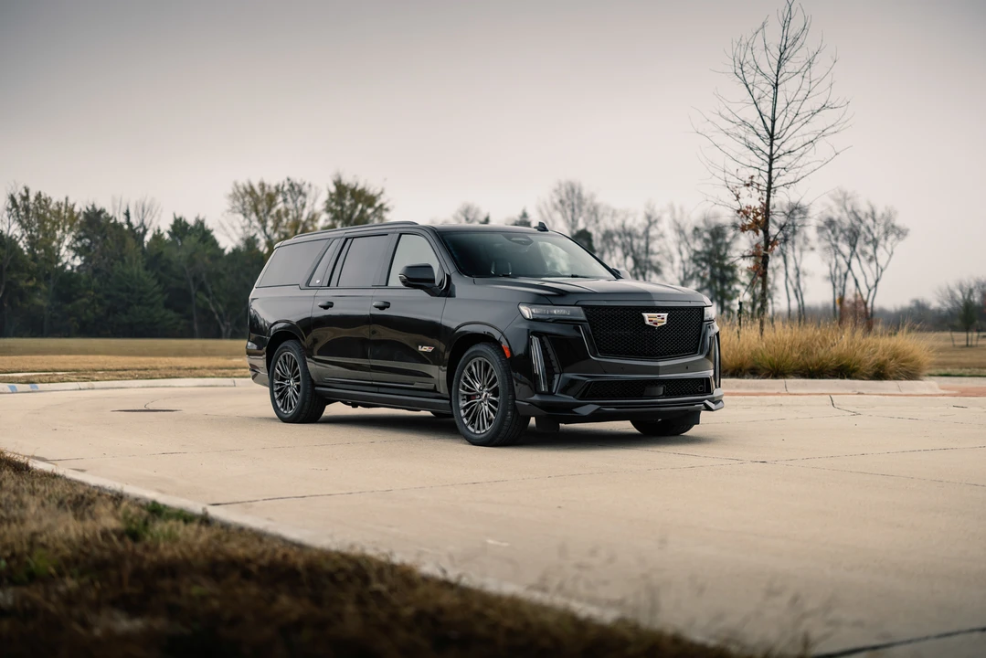 2023 Cadillac Escalade-V 5th Gen - Image 2 of 31