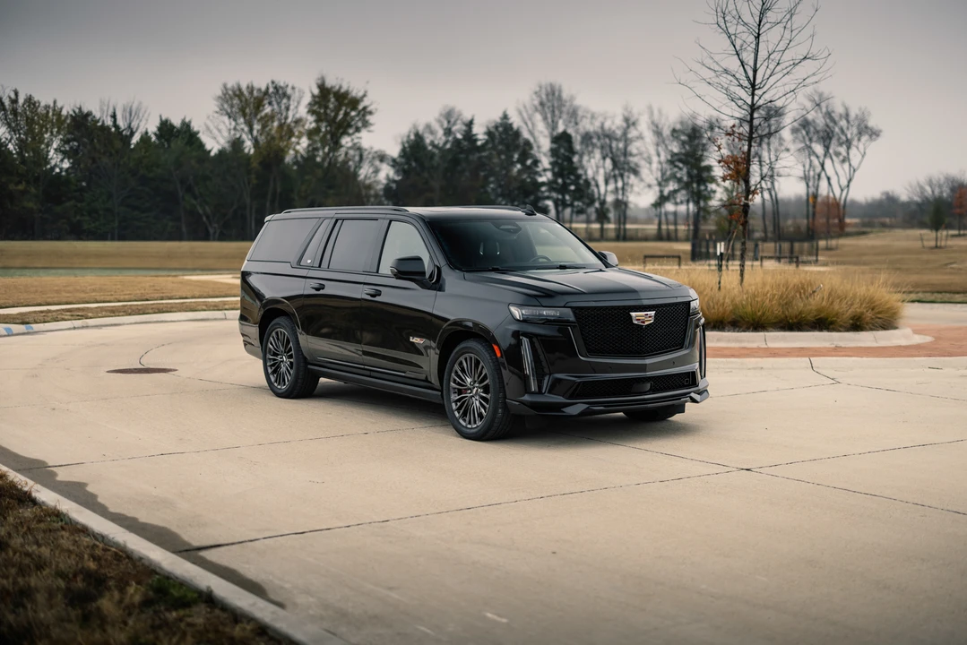 2023 Cadillac Escalade-V 5th Gen - Image 3 of 31