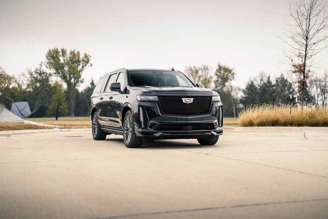 2023 Cadillac Escalade-V 5th Gen - Image 4 of 31