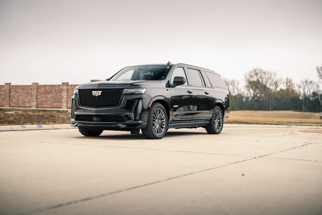 2023 Cadillac Escalade-V 5th Gen - Image 8 of 31