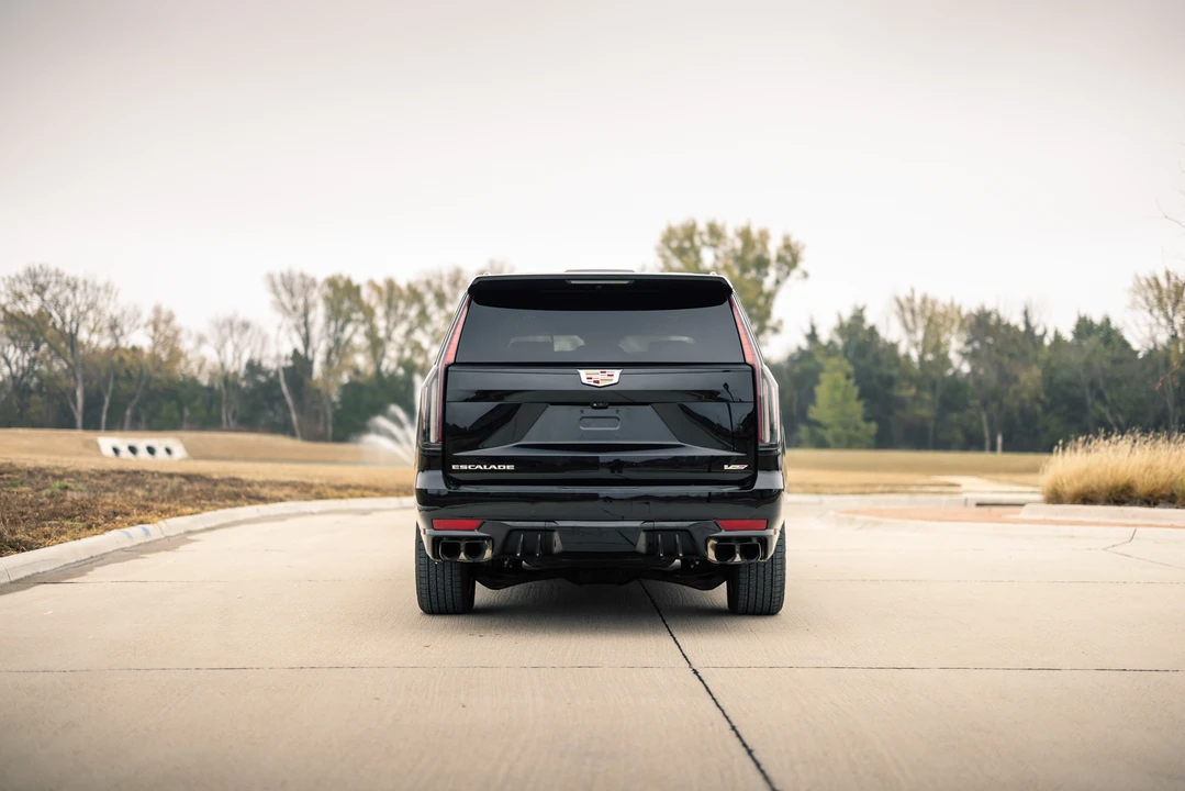 2023 Cadillac Escalade-V 5th Gen - Image 18 of 31