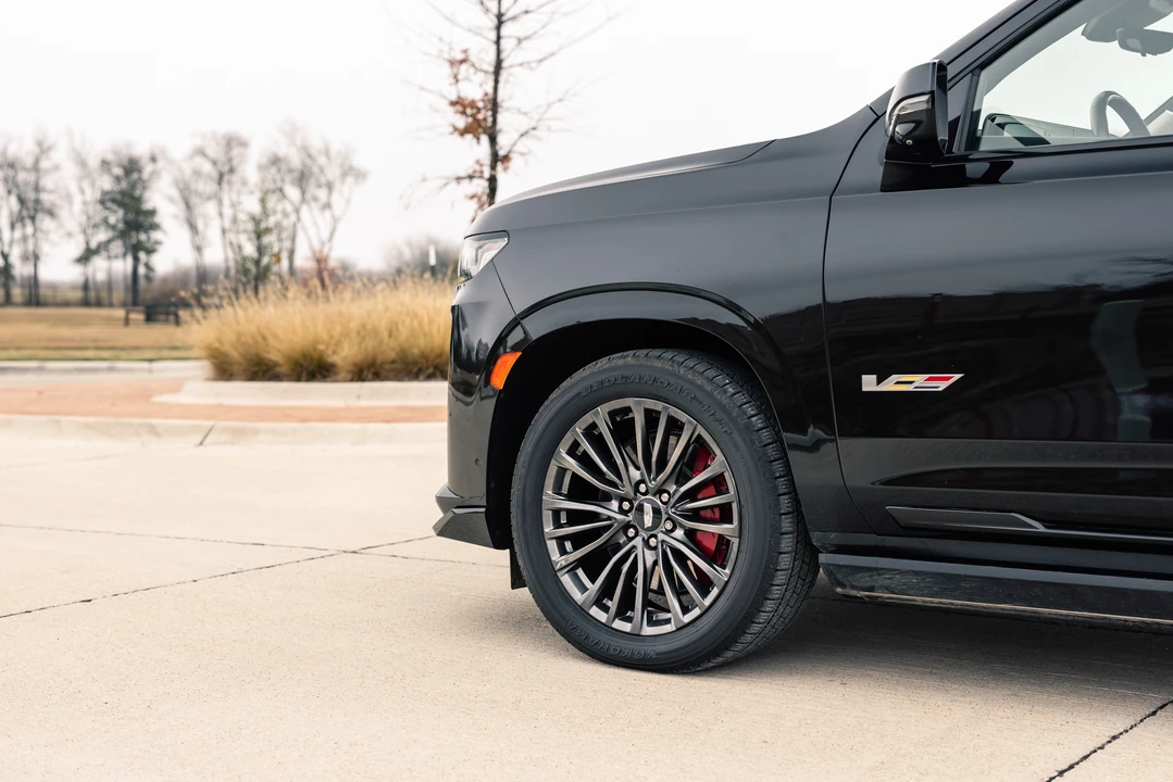 2023 Cadillac Escalade-V 5th Gen - Image 31 of 31