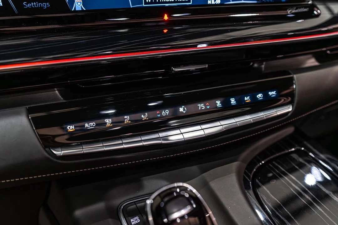 2023 Cadillac Escalade-V 5th Gen - Image 19 of 21