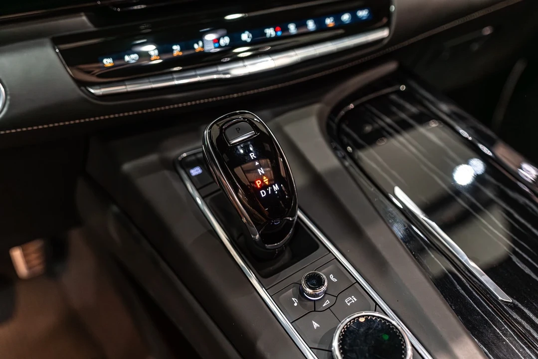 2023 Cadillac Escalade-V 5th Gen - Image 20 of 21