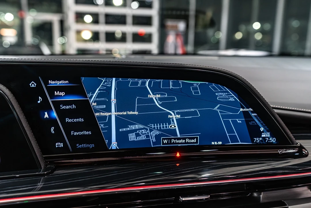 2023 Cadillac Escalade-V 5th Gen - Image 17 of 21