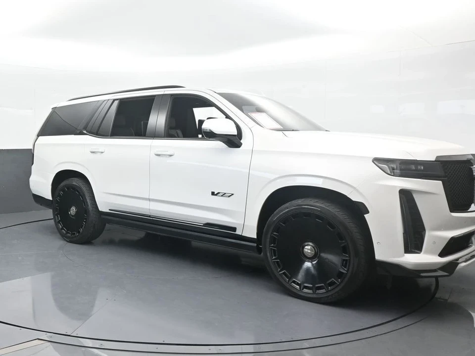 2023 Cadillac Escalade-V 5th Gen - Image 8 of 12