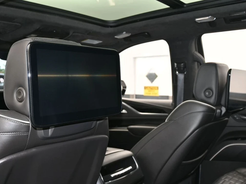 2023 Cadillac Escalade-V 5th Gen - Image 11 of 12