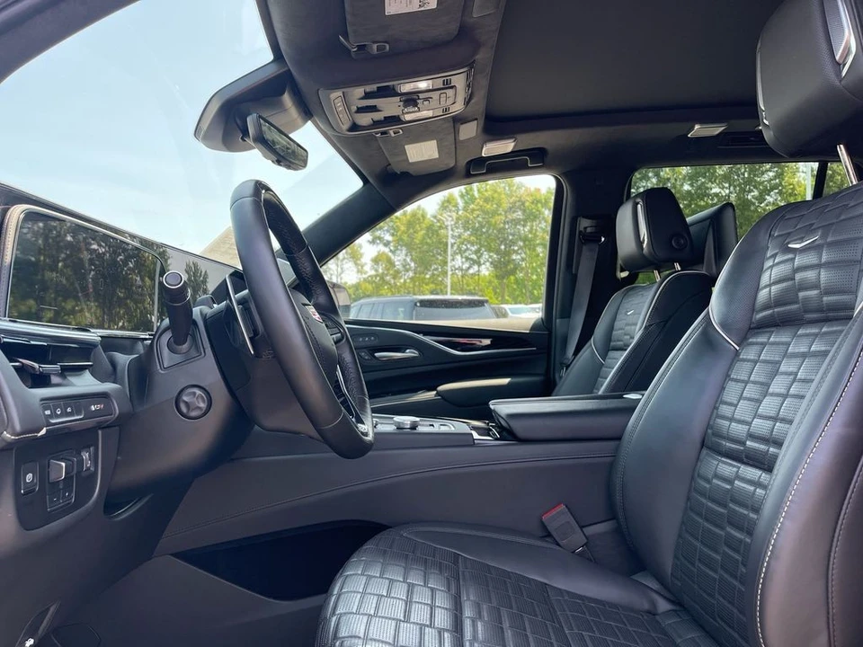 2023 Cadillac Escalade-V 5th Gen - Image 9 of 12