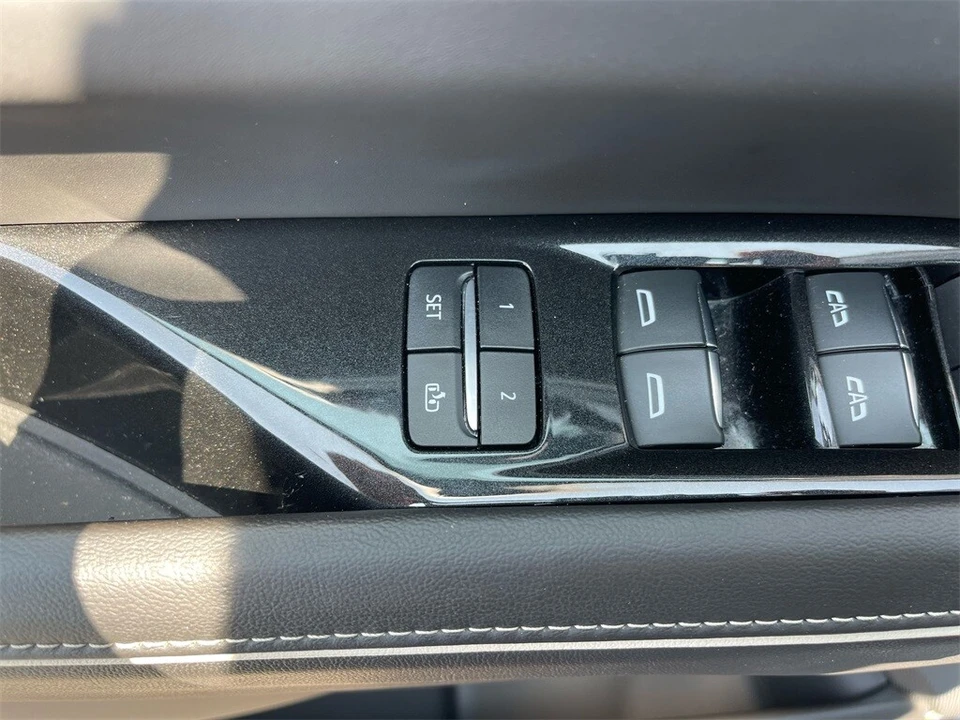 2023 Cadillac Escalade-V 5th Gen - Image 11 of 12