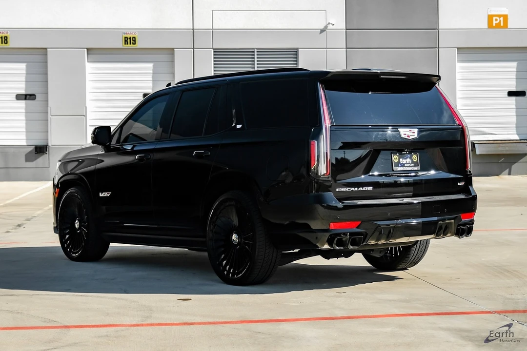 2023 Cadillac Escalade-V 5th Gen - Image 8 of 12