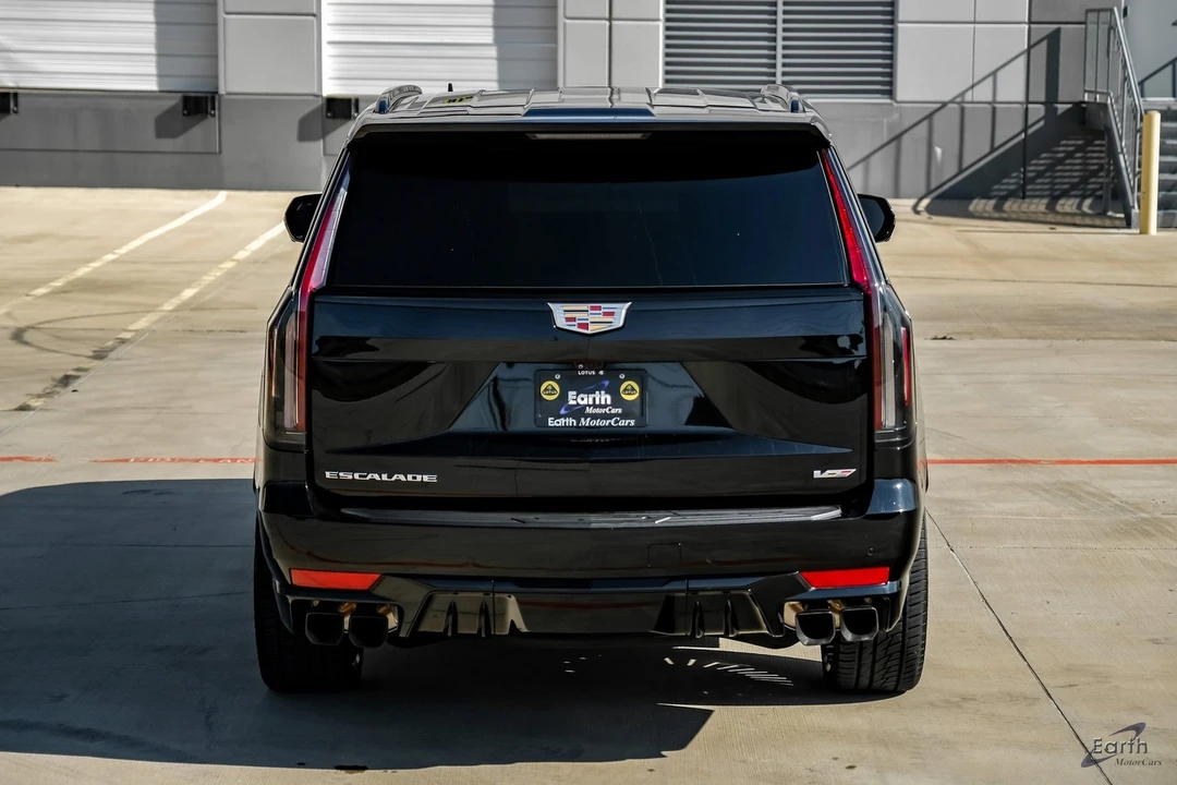 2023 Cadillac Escalade-V 5th Gen - Image 11 of 12