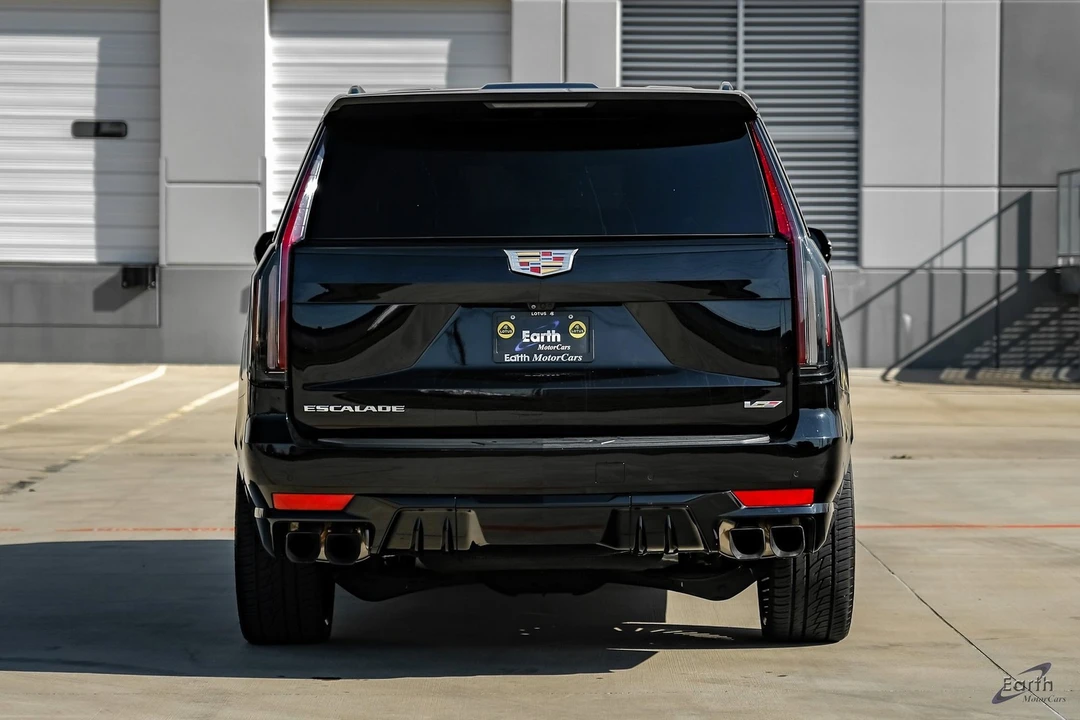 2023 Cadillac Escalade-V 5th Gen - Image 10 of 12