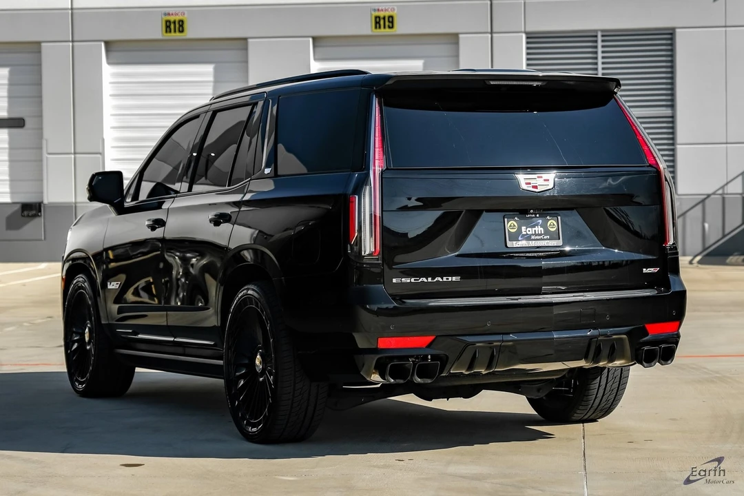2023 Cadillac Escalade-V 5th Gen - Image 9 of 12
